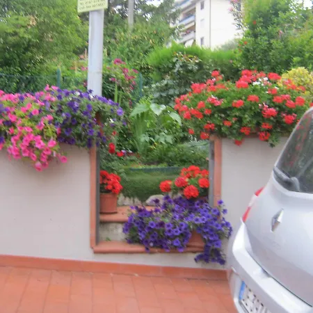 Couette-café Il Melograno With Private Bathrooms