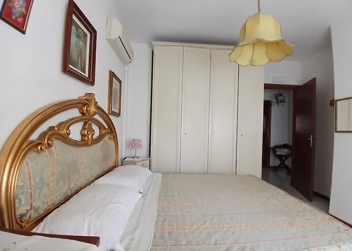 Il Melograno With Private Bathrooms Bed and breakfast 3*