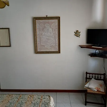 Il Melograno With Private Bathrooms Bed and Breakfast