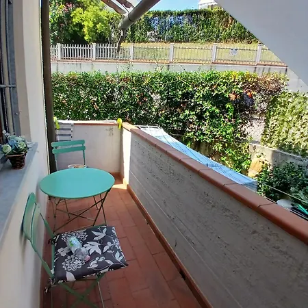 Bed and Breakfast Il Melograno With Private Bathrooms Aulla